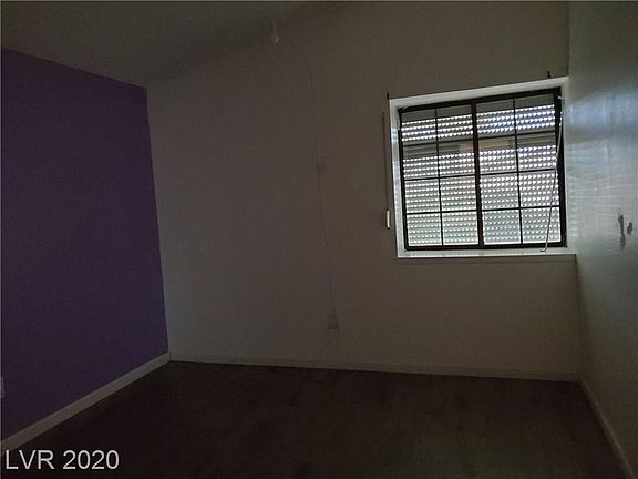 3rd image of 3176 Carmelita Cir