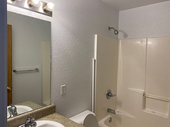 2nd image of 415 S Kendall Ave