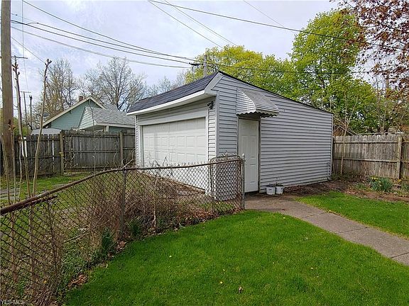 4th image of 10103 Almira Ave