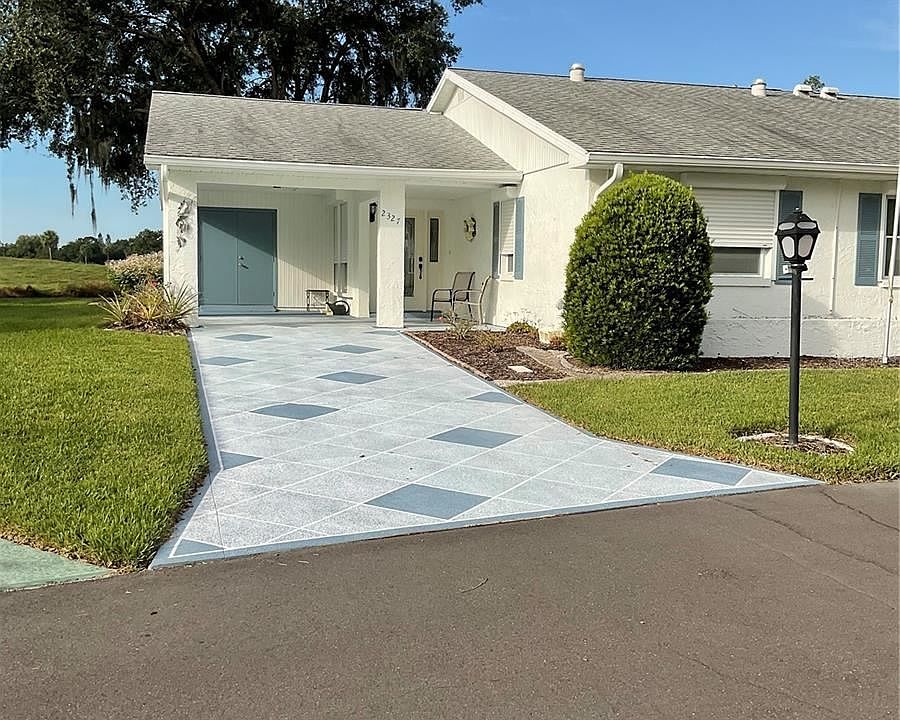 1st image of 2327 Gainesborough Loop #2327