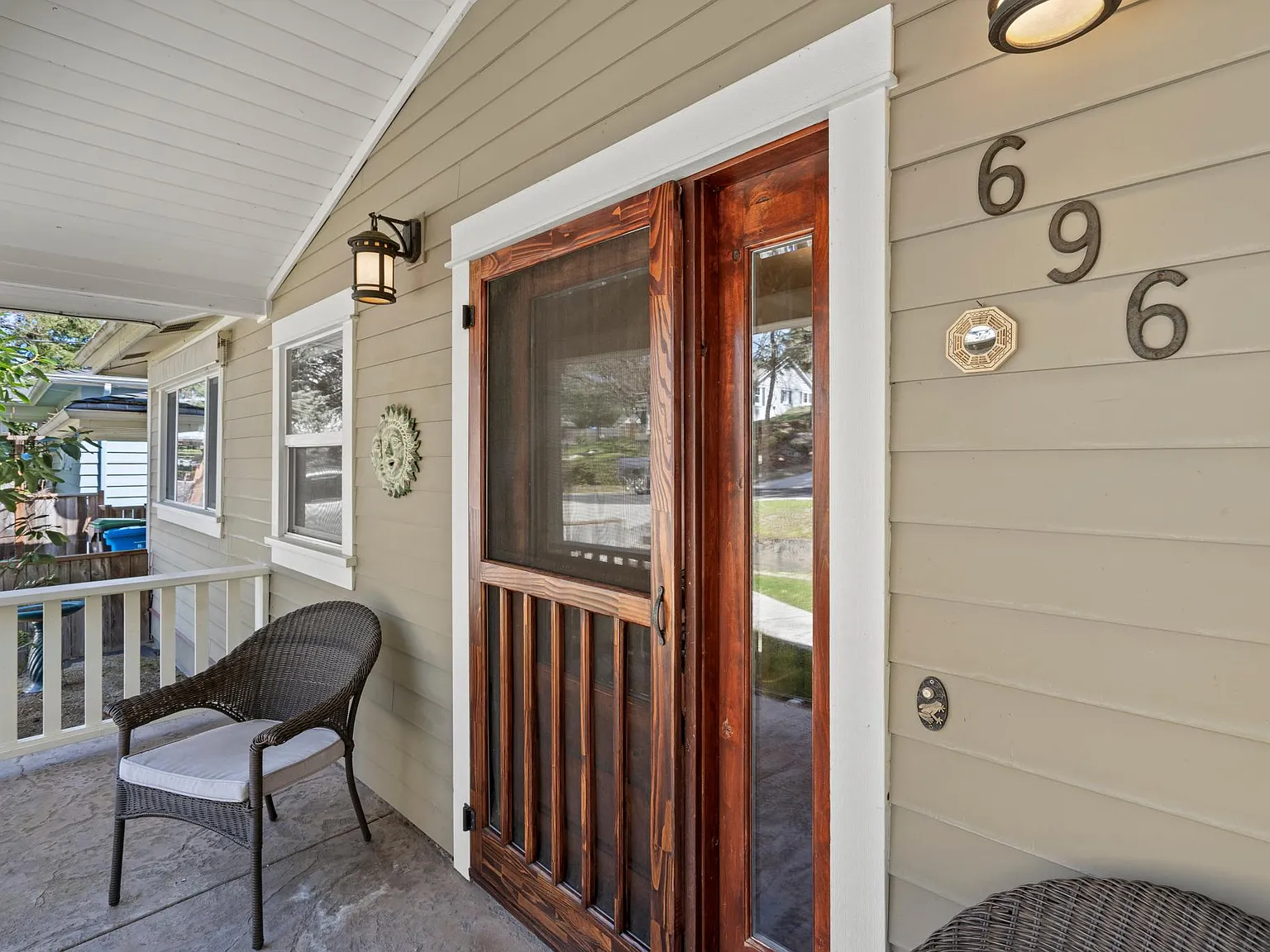 696 Liberty St — Photo 3