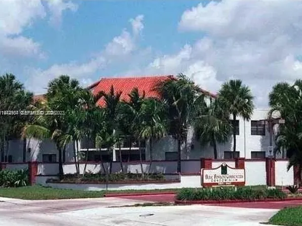 9421 Fontainebleau Blvd APT 204, Miami, FL 33172