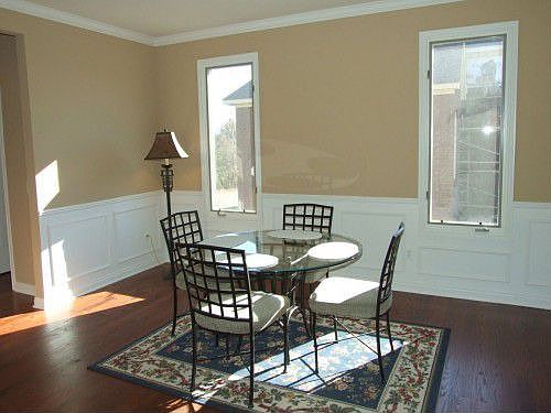 4th image of 56668 Hartley Dr E