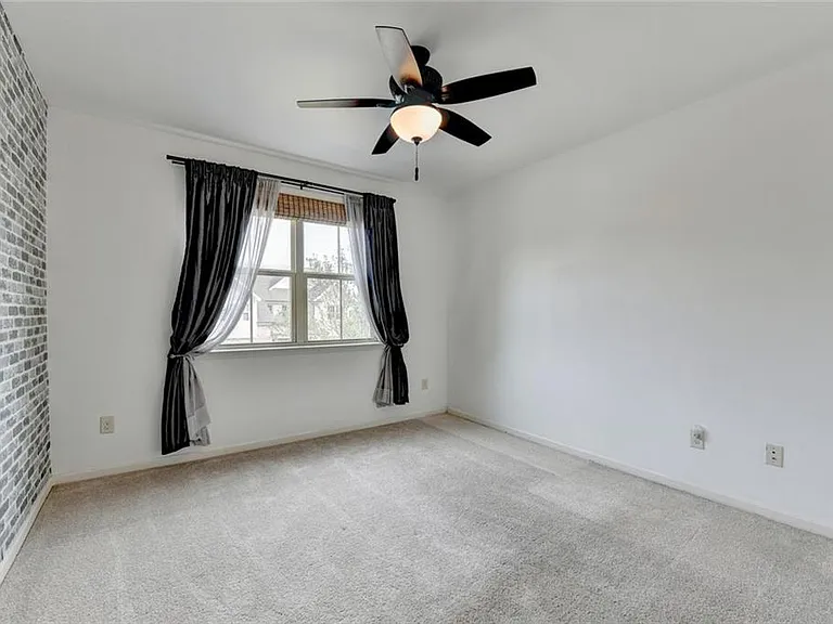 2540 Maple Ridge Ln — Photo 37