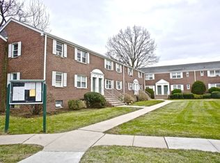 25A Carolyn Ter, Roselle, NJ 07203