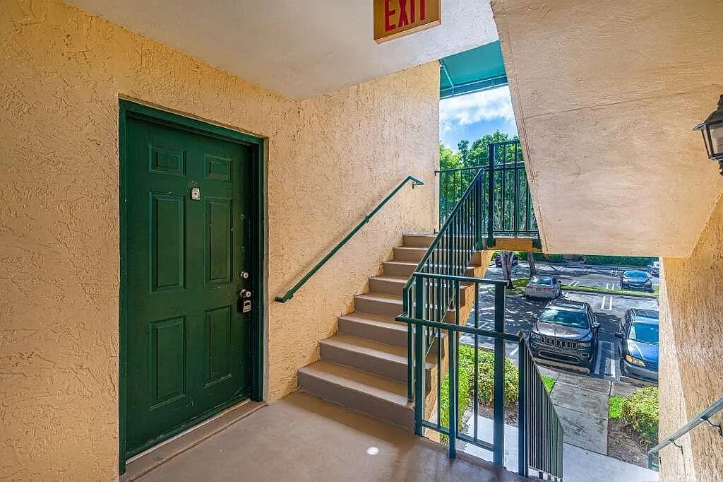 1 bed, 1.0 bath, 676 sqft, $1,800 — Photo 3