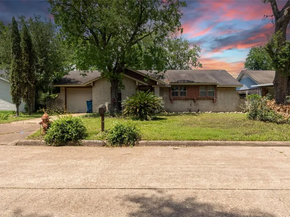 1938 Barnsley Ln, Houston, TX 77088
