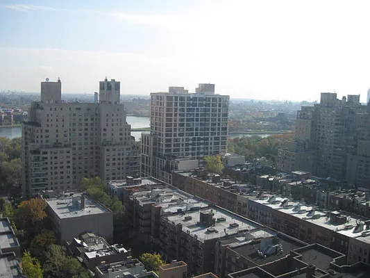 Sold by Sotheby's International Realty | media 22