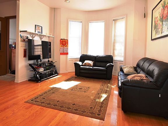 4th image of 1451 Bath Ave