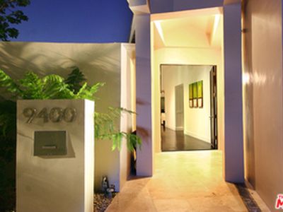 9400 Lloydcrest Dr, Beverly Hills, CA, 90210