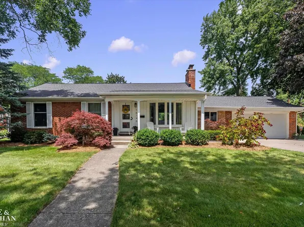 16146 Beverly Rd, Beverly Hills, MI 48025