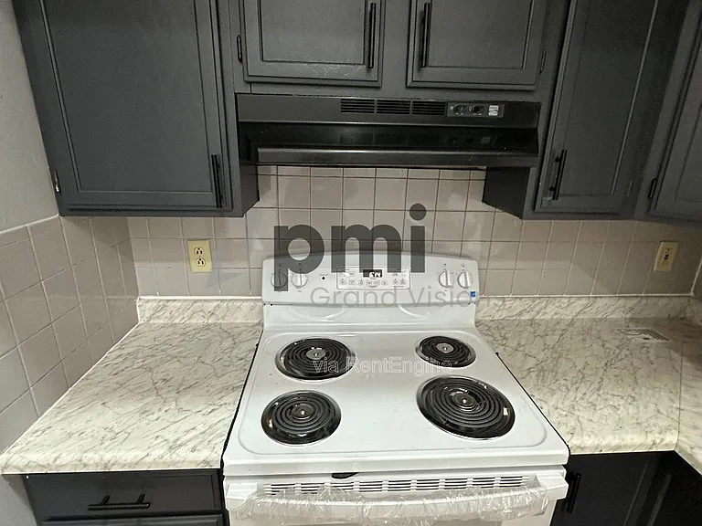 Vawter Street Apartments — Photo 26