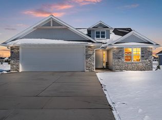 2555 Willow Ct, Green Bay, WI 54311