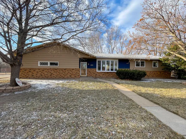 1112 9th St SW, Huron, SD 57350