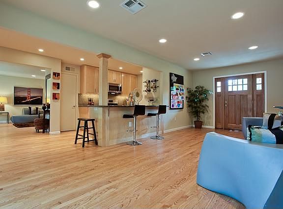 2nd image of 834 Brookhurst Dr