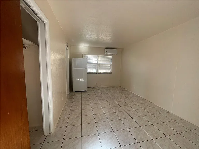 1727 Dewey St #3 — Photo 18