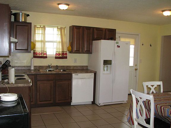 4th image of 636 English Meadows Dr