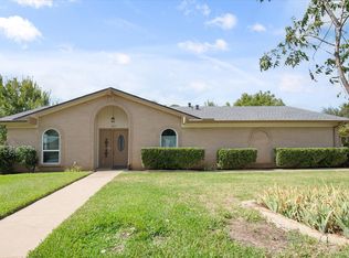 2017 Hurstview Dr, Hurst, TX 76054