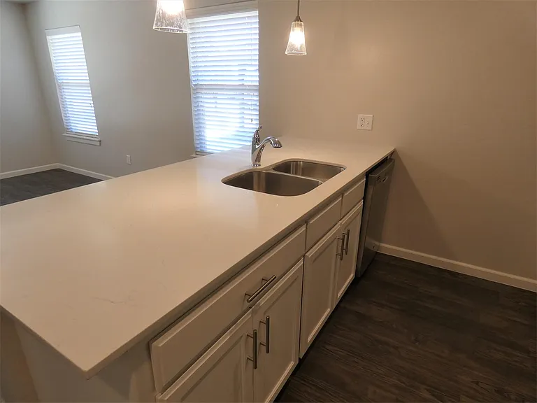 409 Vail Cir — Photo 9