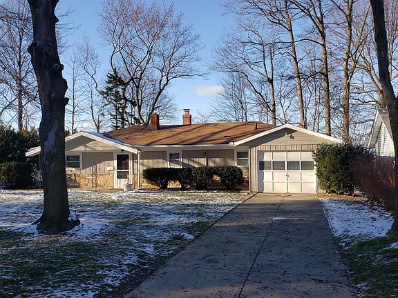 2nd image of 27771 Gilchrist Dr