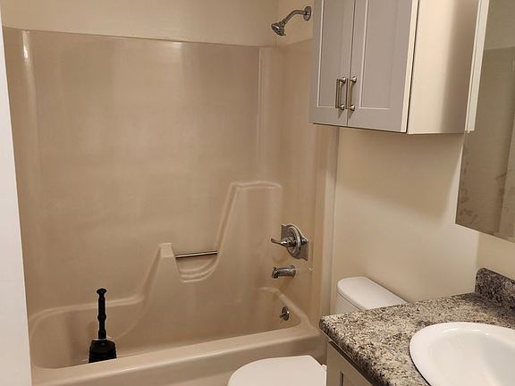 3rd image of 26H Piscassic St #209