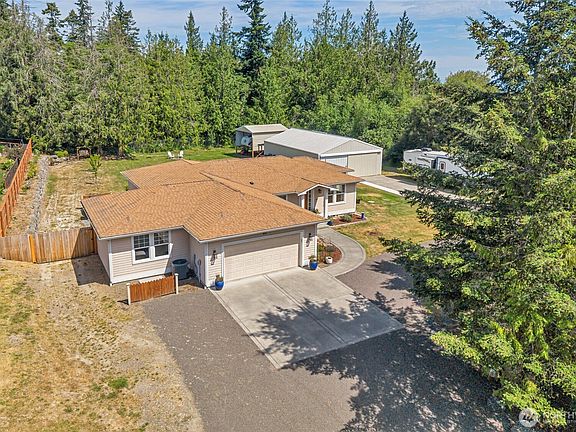 2nd image of 451 Rhododendron Drive
