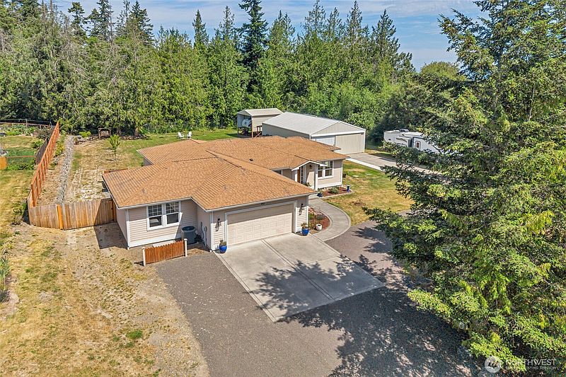 2nd image of 451 Rhododendron Drive