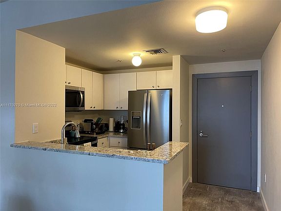 4th image of 185 SE 14th Ter APT 911
