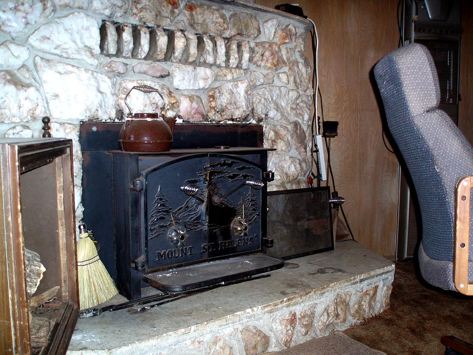 2nd image of 475 Esping Way