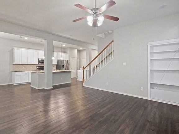 3rd image of 1931 Highland Oaks Dr