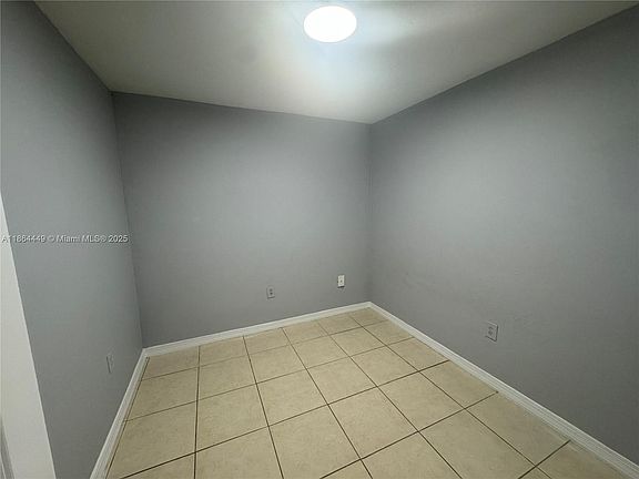 3rd image of 11930 NE 19th Dr