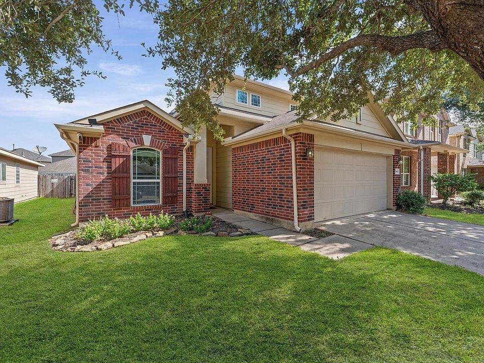 1st image of 24530 Lakecrest Town Dr