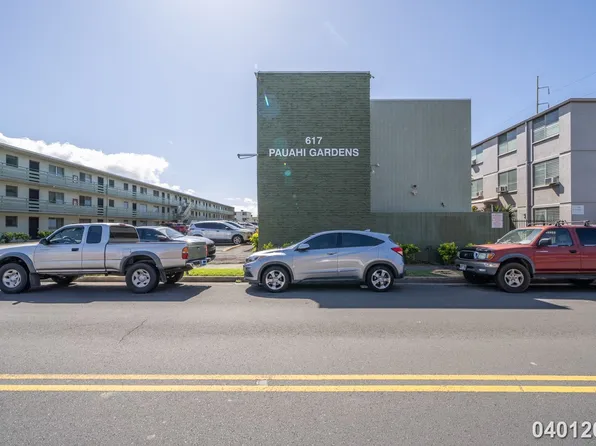 617 McNeill St APT 302, Honolulu, HI 96817