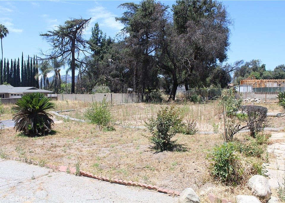 2nd image of 376 W Harriet St Lot 23