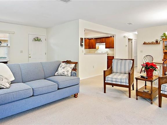 5th image of 2225 Corinne Ct S APT C