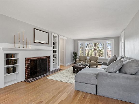 3rd image of 20 Bolton Rd
