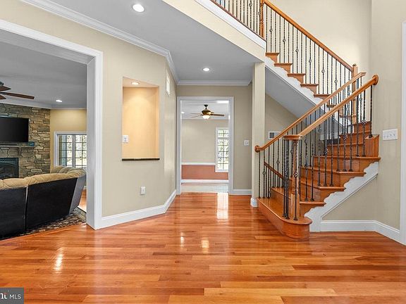 4th image of 270 Sotheby Ct
