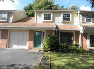 8 Cedarbrook Dr, Horsham, PA 19044