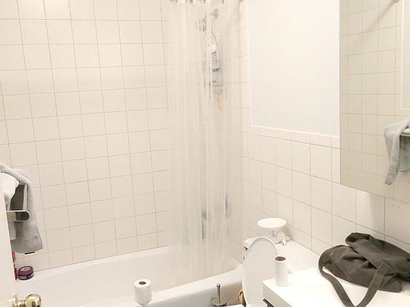 4th image of 179 Eagle St APT 3R