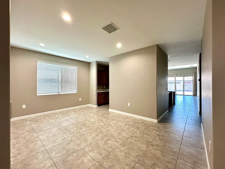 Dining flex space