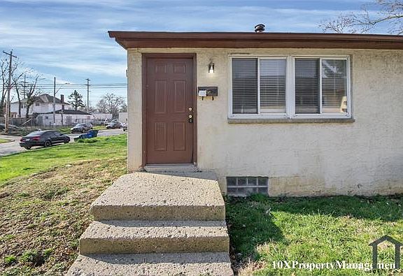 4th image of 2451 Hiawatha St