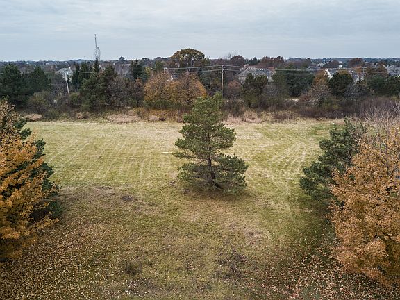 4th image of 21601 W Hampshire Pl