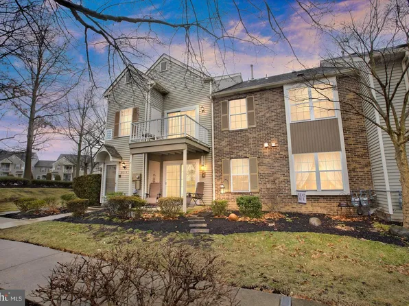 5702 Adelaide Dr, Mount Laurel, NJ 08054