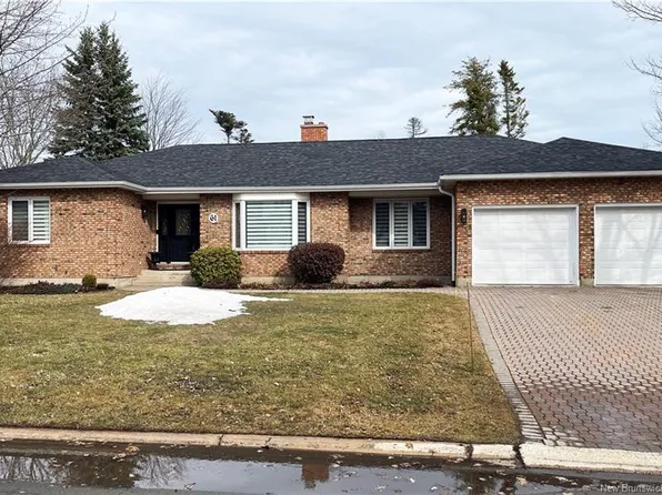 61 Country Club Rd, Riverview, NB E1B 4N7