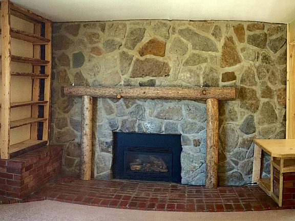 LR gas burning fireplace