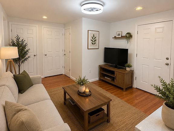 3rd image of 9 Cheryl Ln N #1