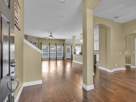 5th image of 3005 Claybrook Dr