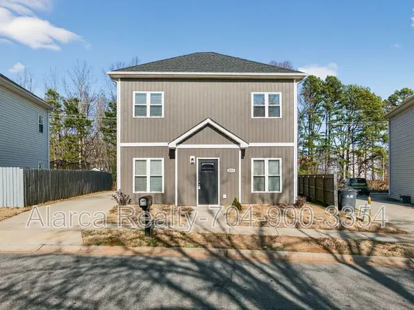 425 Centerfield Dr, Charlotte, NC 28214