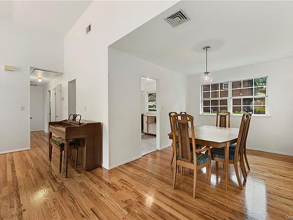 3rd image of 210 Highmount Ave