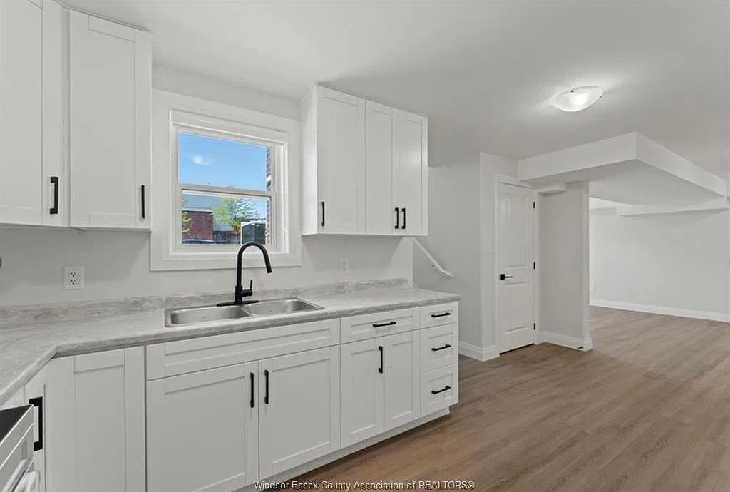 3 bed, 1300 sqft, $2,250 — Photo 3